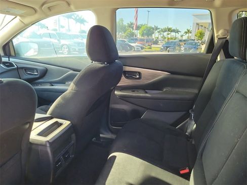 Used 2016 Nissan Murano S image 14