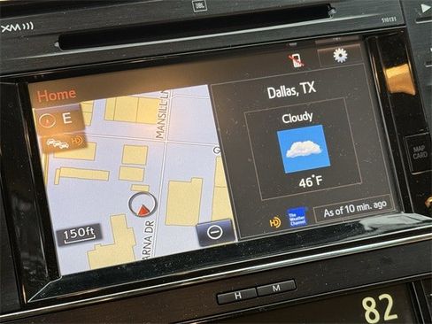 Used 2018 Toyota Avalon Limited image 19