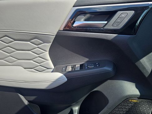 New 2025 Mitsubishi Outlander AWD image 12