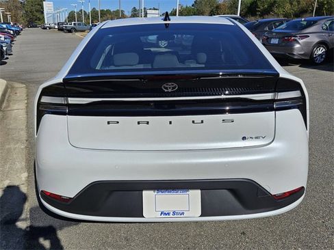 New 2026 Toyota Prius SE image 10