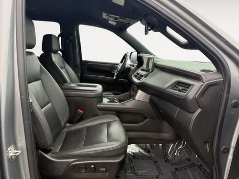 Used 2023 Chevrolet Suburban LT image 19