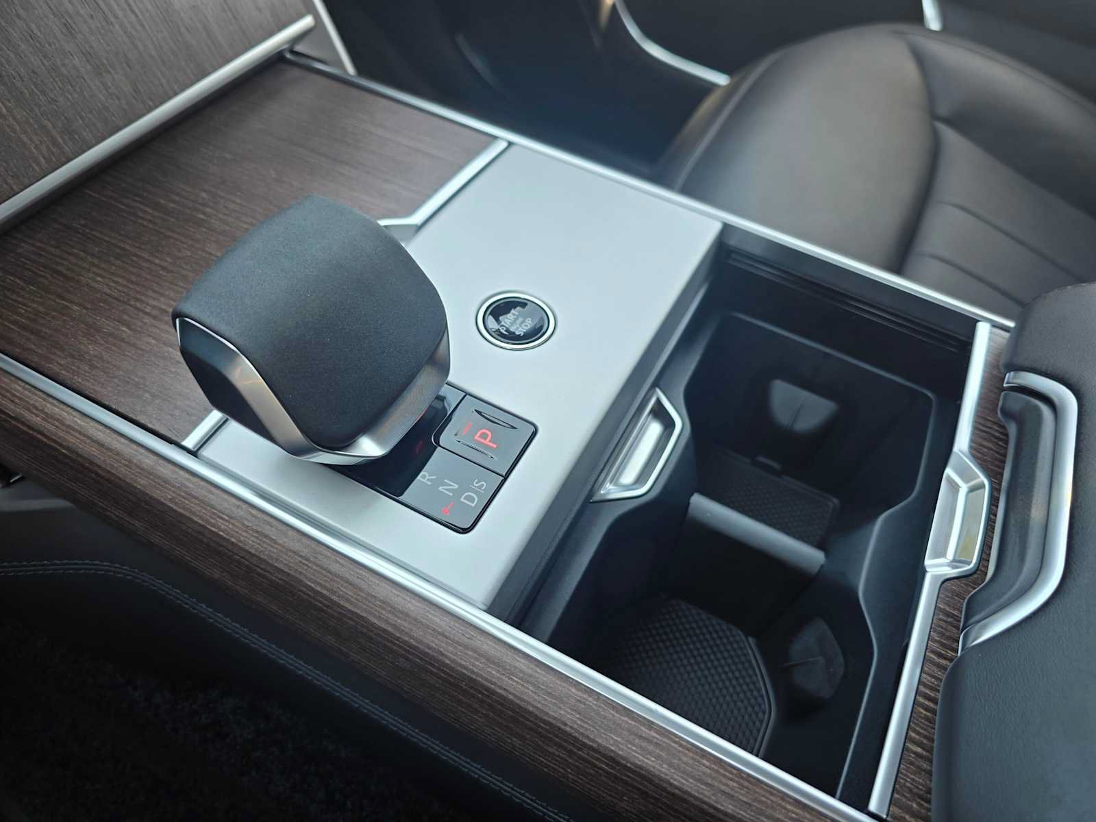 New 2026 Land Rover Range Rover SE AWD/4WD image 30