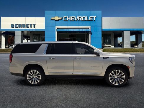 Used 2021 GMC Yukon XL Denali w/ Denali Premium Package RWD image 8