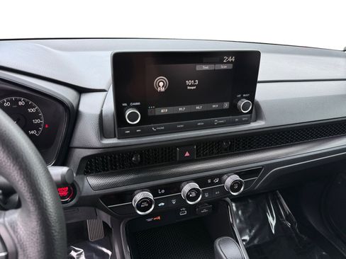 Used 2025 Honda CR-V LX image 12