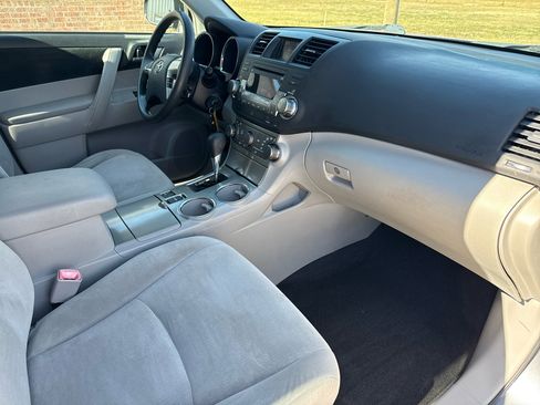 Used 2011 Toyota Highlander 4WD image 65