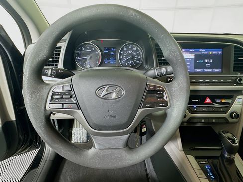 Used 2018 Hyundai Elantra SE w/ SE Connectivity Package 04 FWD image 15