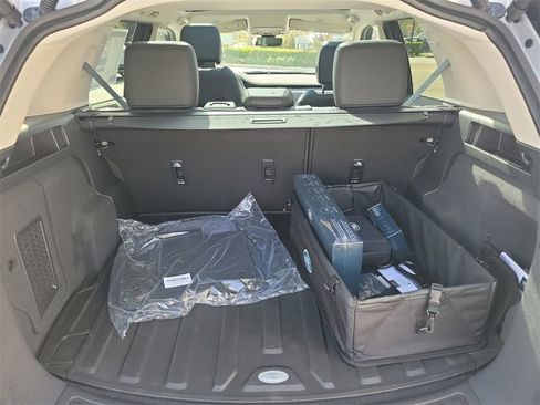 New 2025 Land Rover Discovery Sport S image 11