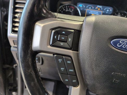 Certified 2018 Ford F150 Platinum w/ Technology Package image 29