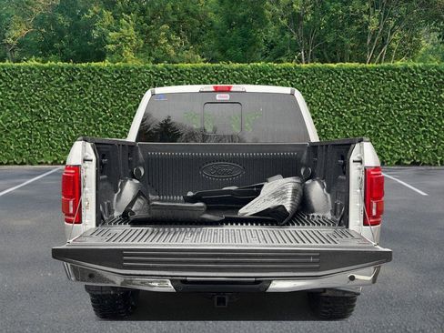 Used 2015 Ford F150 Lariat image 4