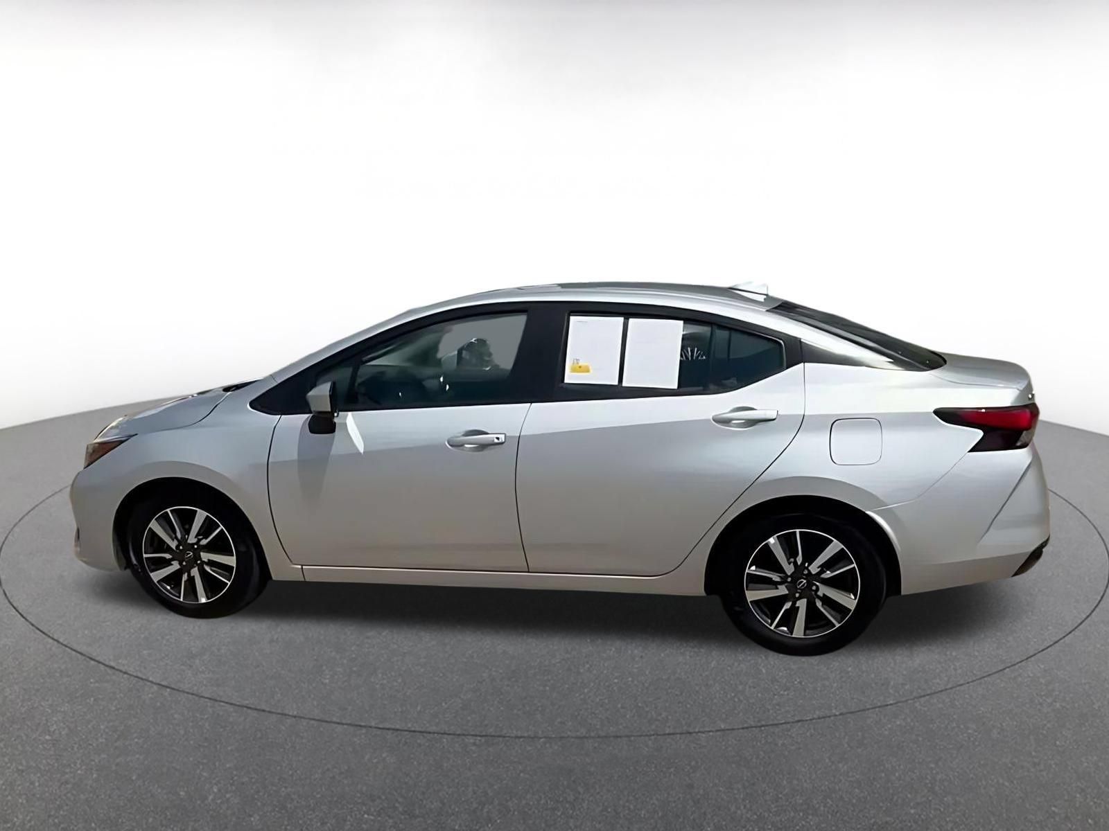Used 2025 Nissan Versa SV FWD image 8