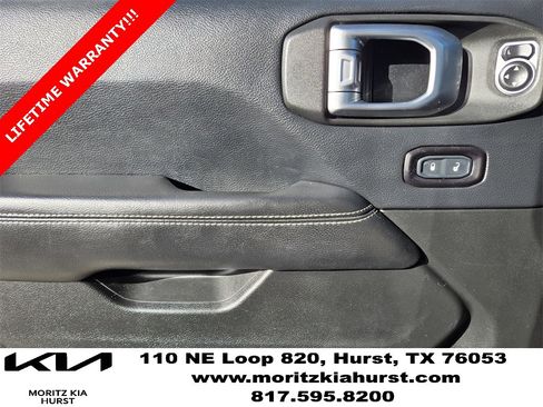 Used 2019 Jeep Wrangler Unlimited Sahara image 26