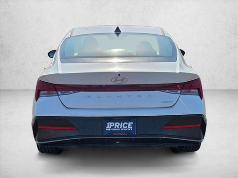 Used 2024 Hyundai Elantra Limited FWD image 7