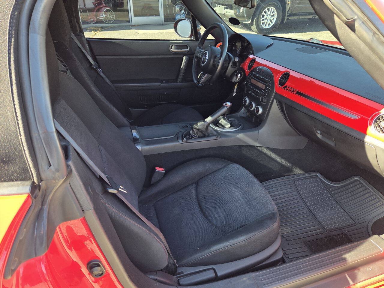 Used 2014 MAZDA MX-5 Miata Club RWD image 13