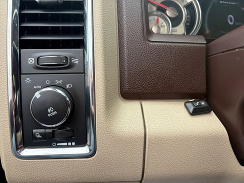 Used 2016 RAM 3500 Laramie Longhorn image 22