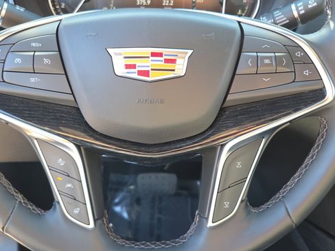 Used 2025 Cadillac XT5 Premium Luxury image 16