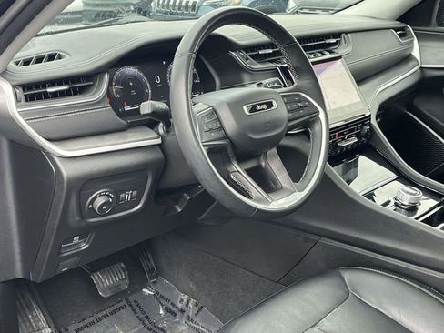 Used 2022 Jeep Grand Cherokee L Limited image 12