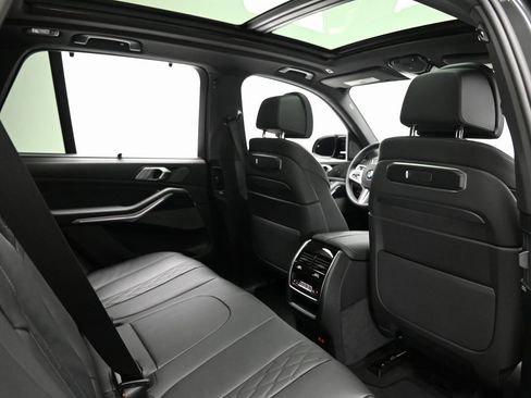 Used 2026 BMW X5 M60i image 9