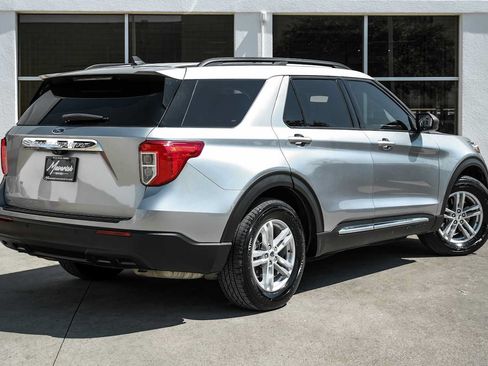 Used 2021 Ford Explorer XLT RWD image 8