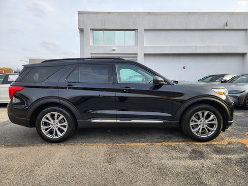 Used 2020 Ford Explorer XLT w/ Equipment Group 202A image 6