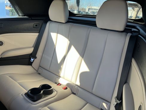 Used 2016 BMW M235i Convertible image 33