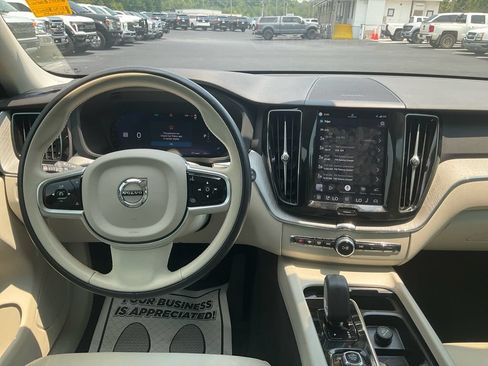 Used 2024 Volvo XC60 B5 Plus w/ Climate Package AWD/4WD image 20