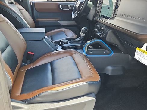 Used 2023 Ford Bronco Outer Banks w/ Sasquatch Package AWD/4WD image 28