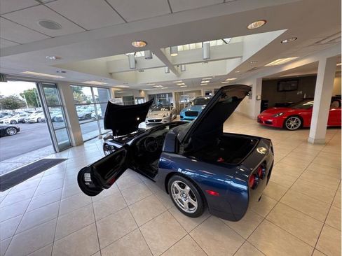 Used 1999 Chevrolet Corvette Coupe w/ Memory Pkg image 36