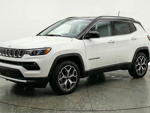 Used 2025 Jeep Compass Limited AWD/4WD image 3