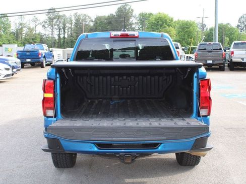 Used 2024 Chevrolet Colorado LT w/ LT Convenience Package II RWD image 9
