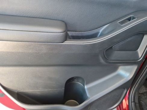 Used 2022 Nissan Frontier SV w/ SV Premium Package image 42