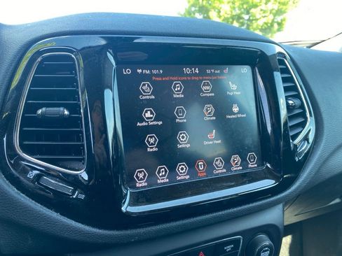 Used 2019 Jeep Compass Limited AWD/4WD image 12