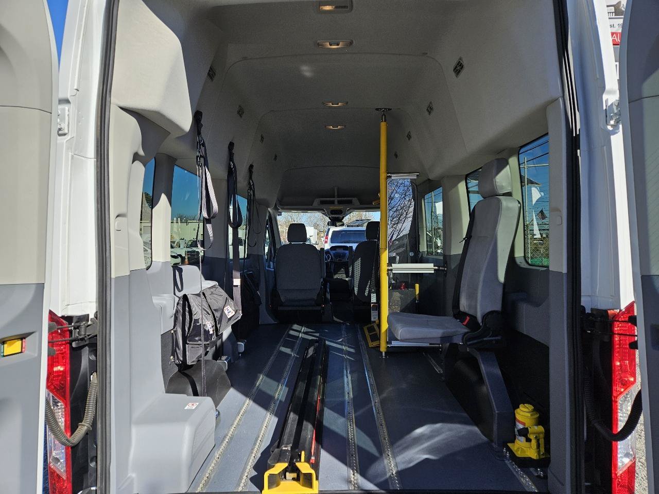 Used 2016 Ford Transit 350 XLT RWD image 41
