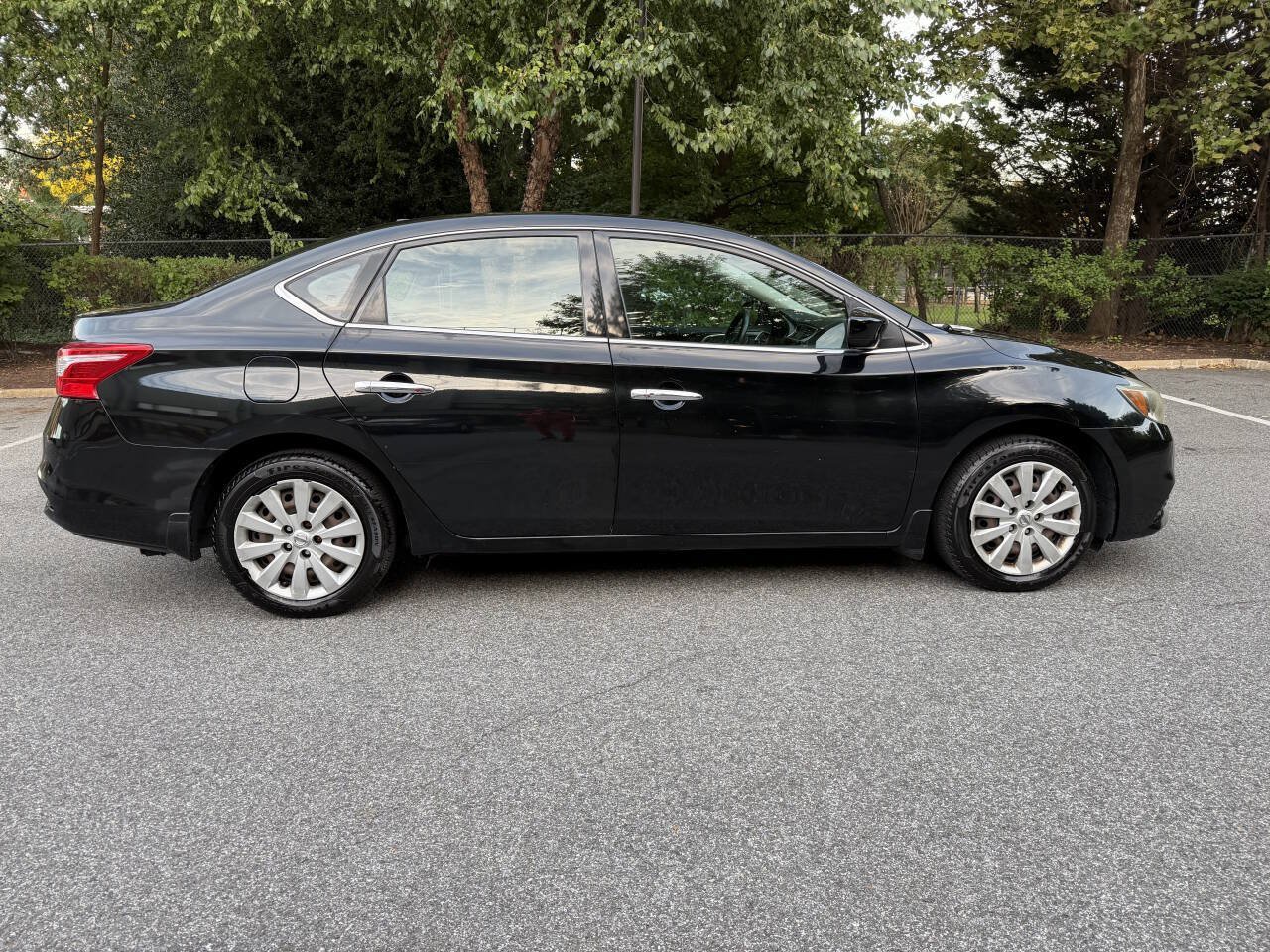 Used 2017 Nissan Sentra SV FWD image 7