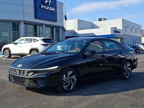 Certified 2025 Hyundai Elantra Sport image 3