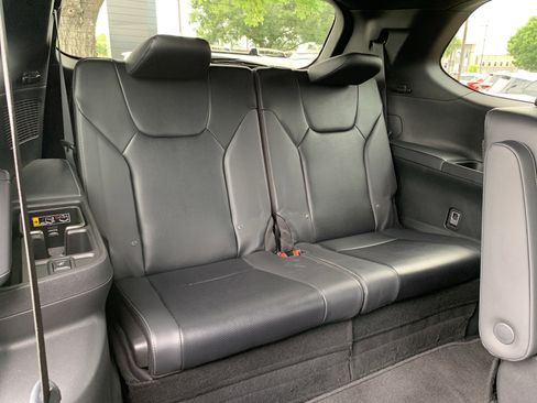 Used 2025 Lexus TX 500h AWD w/ Technology Package image 33