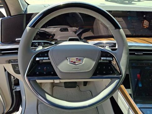 New 2026 Cadillac Escalade ESV Platinum Sport w/ LPO, ONYX Package AWD/4WD image 13