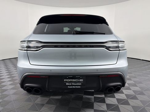 Certified 2024 Porsche Macan AWD/4WD image 10
