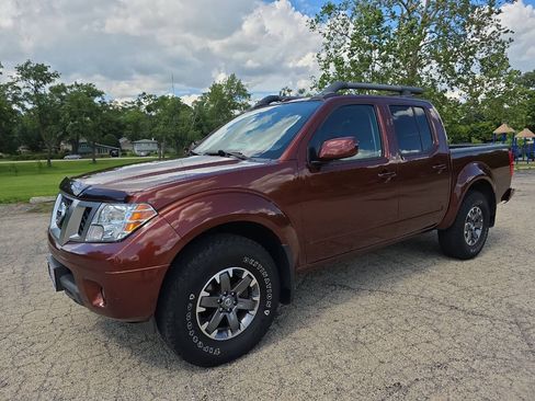Used 2017 Nissan Frontier PRO-4X w/ Pro-4x Luxury Package AWD/4WD image 2