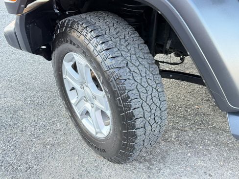 Used 2019 Jeep Wrangler Unlimited Sport S image 82