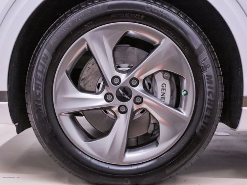 Certified 2026 Genesis GV70 2.5T Advanced image 27