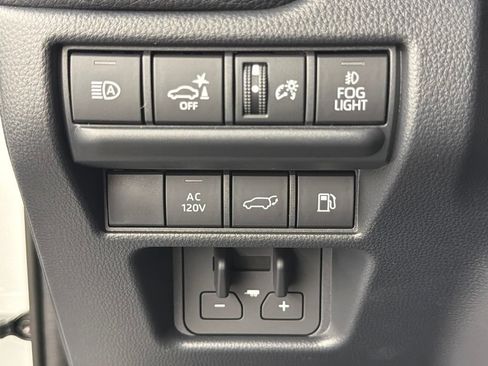 Used 2027 Toyota Land Cruiser AWD/4WD image 30