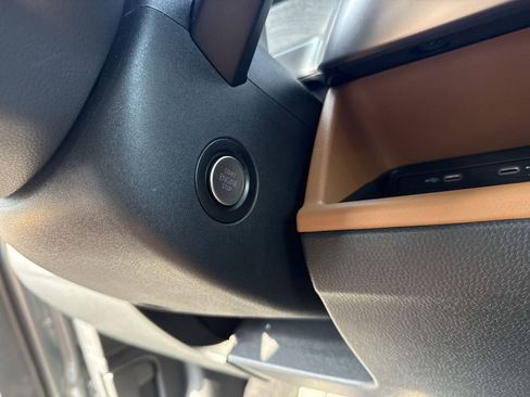 New 2025 Volkswagen ID. Buzz Pro S RWD image 27
