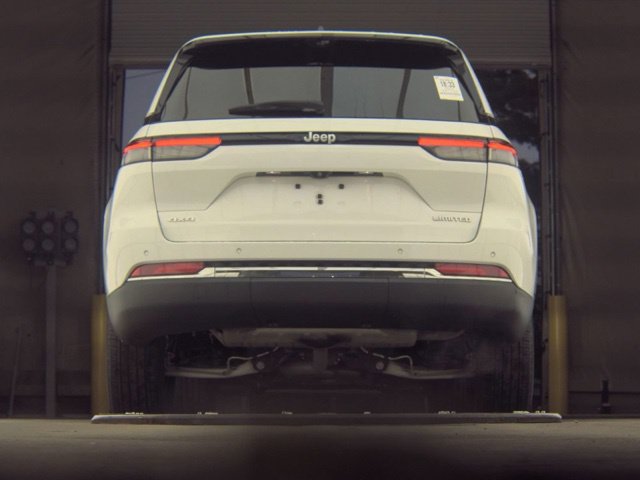 Used 2024 Jeep Grand Cherokee Limited w/ Luxury Tech Group II AWD/4WD image 8