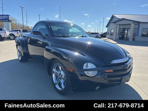 Used 2005 Chevrolet SSR w/ Preferred Equipment Group image 26