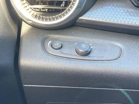 Used 2024 Chevrolet Trax ACTIV w/ Sunroof Package image 13