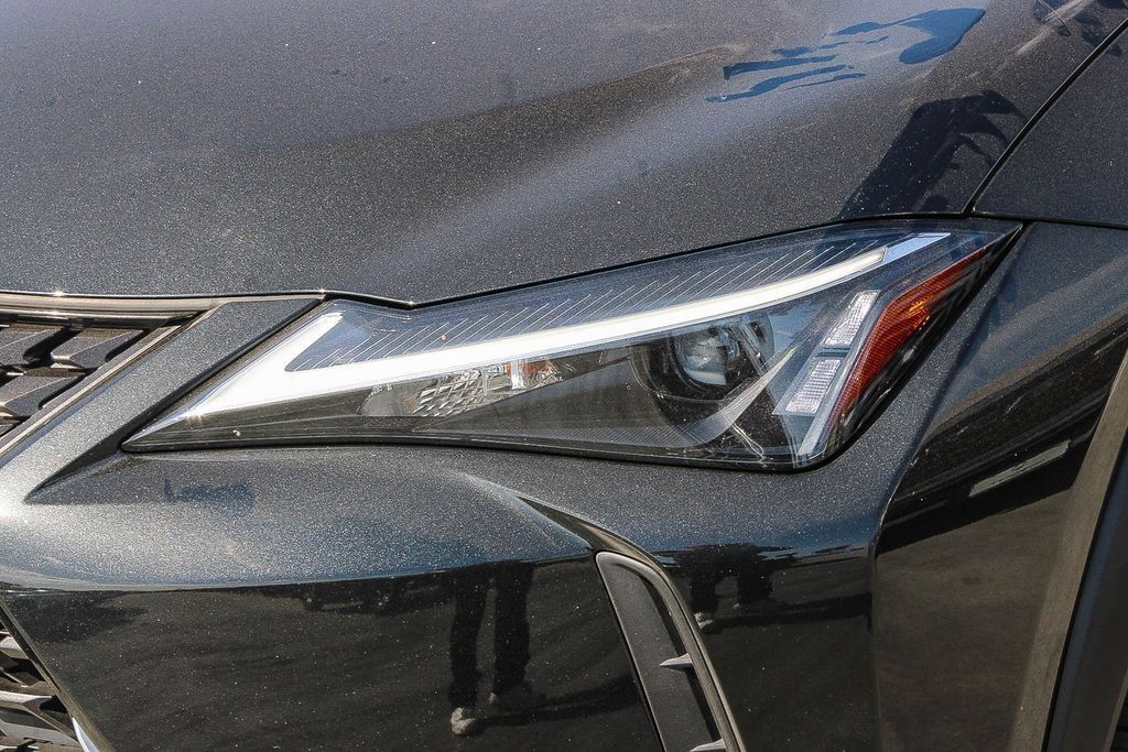 Used 2023 Lexus UX 250h FWD w/ Accessory Package (Z2) image 5