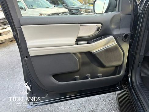 New 2026 Ford Expedition Active image 12