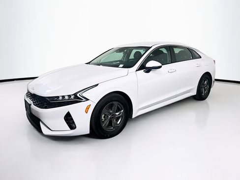 Used 2023 Kia K5 LXS image 3