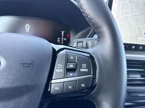 Used 2024 Ford Escape SE image 26