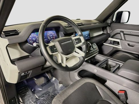 Certified 2020 Land Rover Defender 110 SE AWD/4WD image 9
